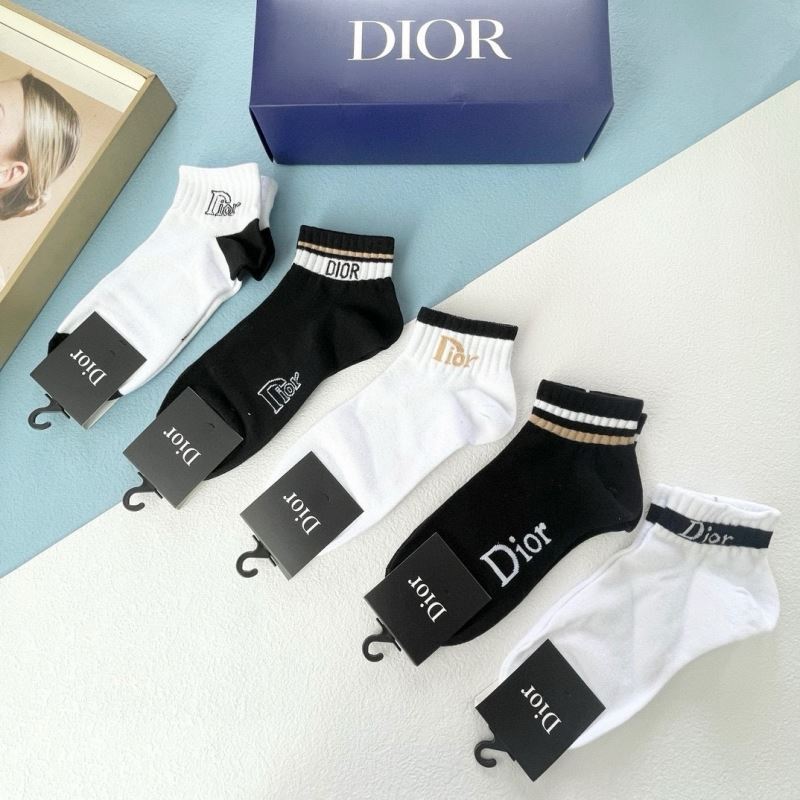 CHRISTIAN DIOR